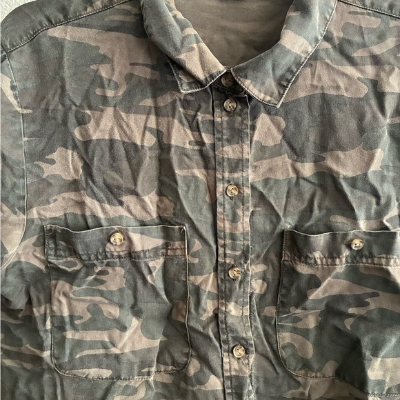Social Standard by Sanctuary Ladies Tencel Boyfriend Shirt Camo M - Picture 8 of 12